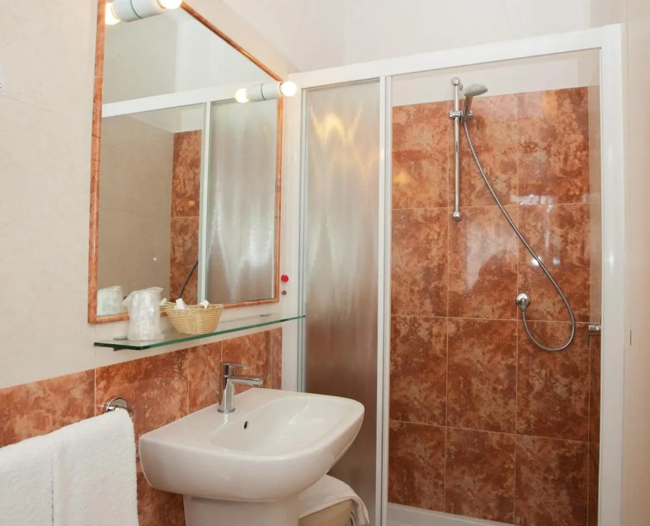Hotel Villa Anthea Garda  3*, Garda (Verona)