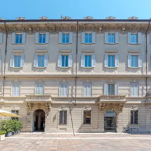 https://suite-del-vescovo-by-myhomeincomo.it-lombardy.com
