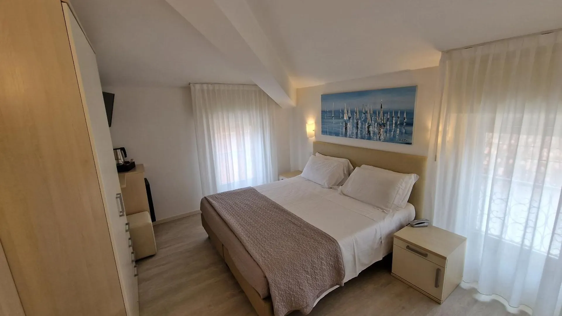 Hotel Villa Anthea Garda  3*, Garda (Verona) Italia