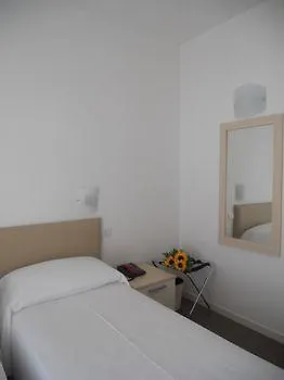 Hotel Villa Anthea Garda  3*, Garda (Verona) Italia
